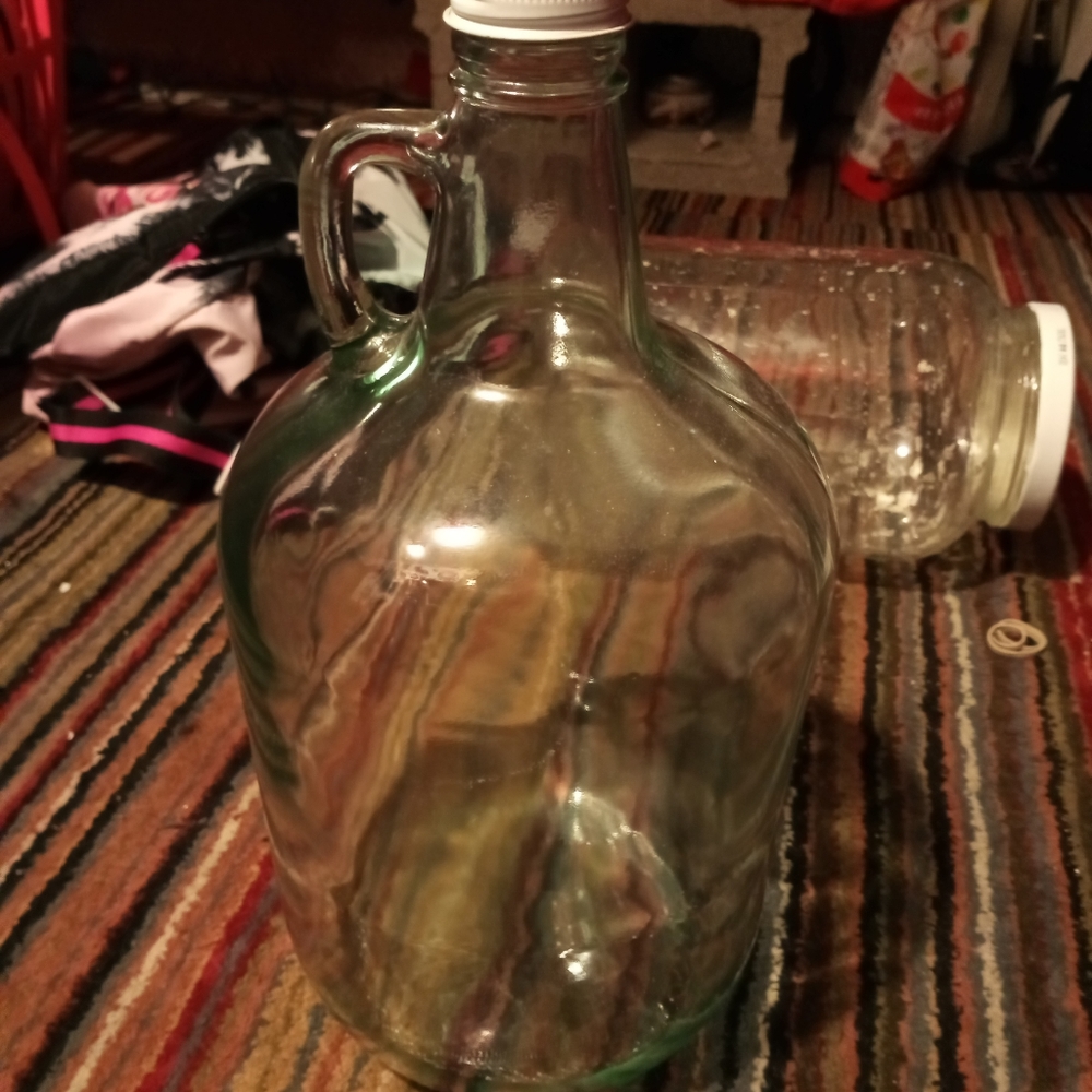 Glass jar